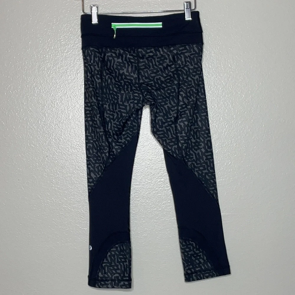 Lululemon Soulcycle Leggings Skull sz 4 Black/Grey‎